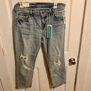 NWT Old Navy distressed boyfriend jeans, size 8